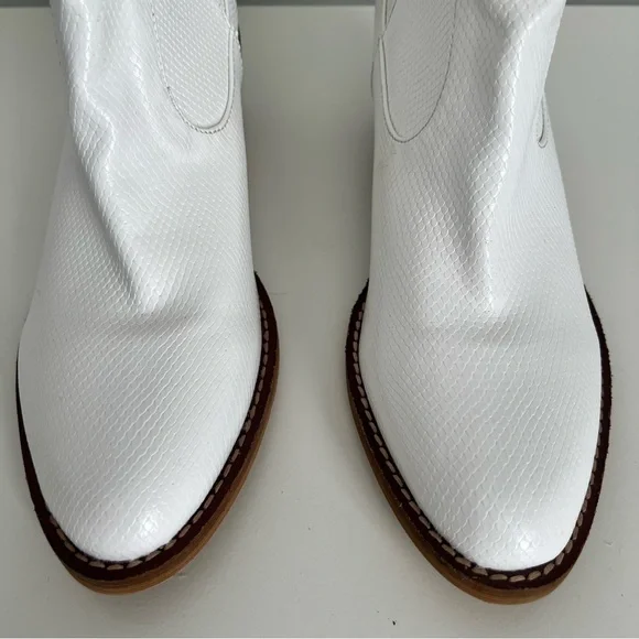 ARider Girl White Western Booties Size 10 Snakeskin Textured Cowboy Ankle Boots - Picture 9 of 10